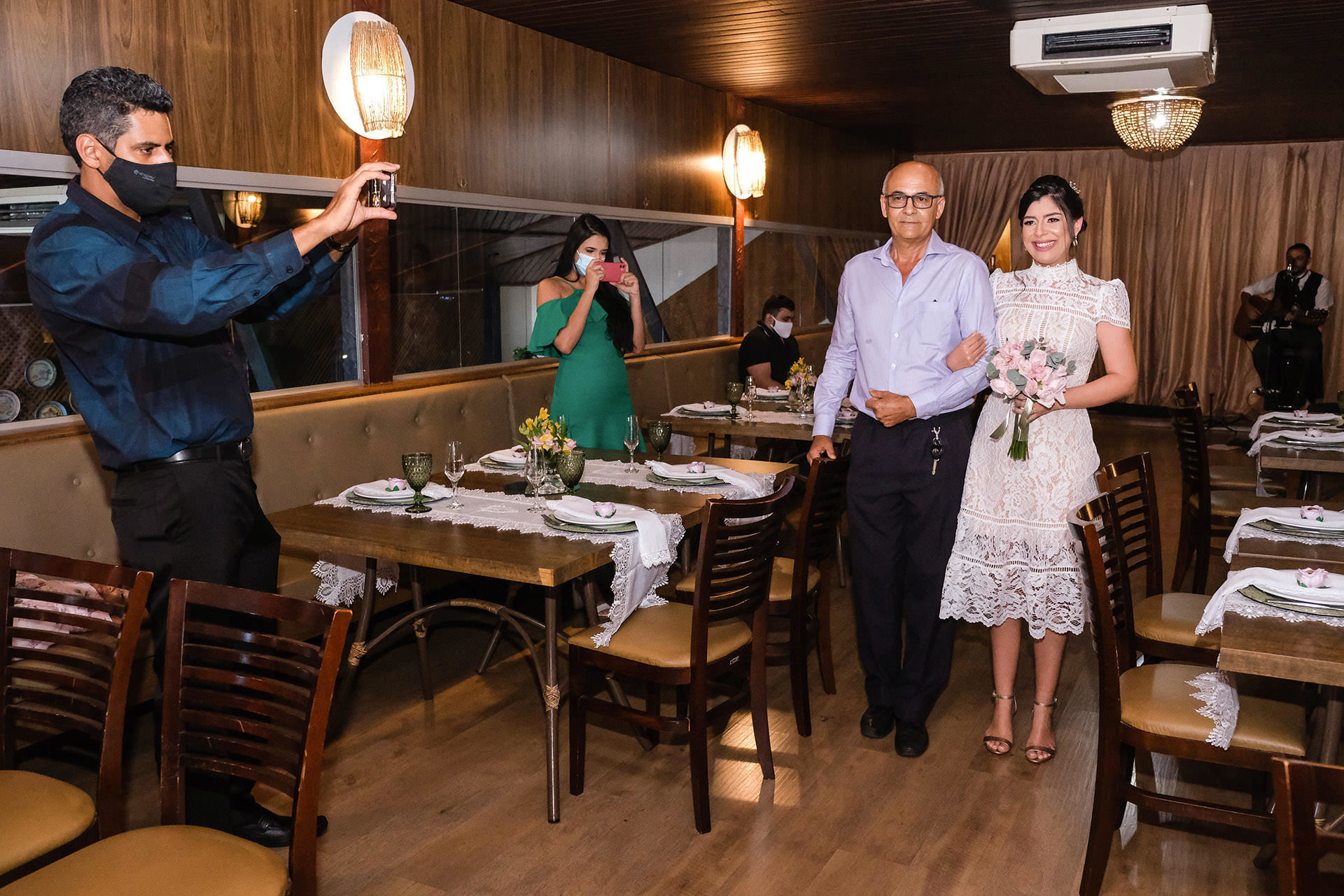 Foto Casamento Civil, Laís & Vantuir - Imagem 2