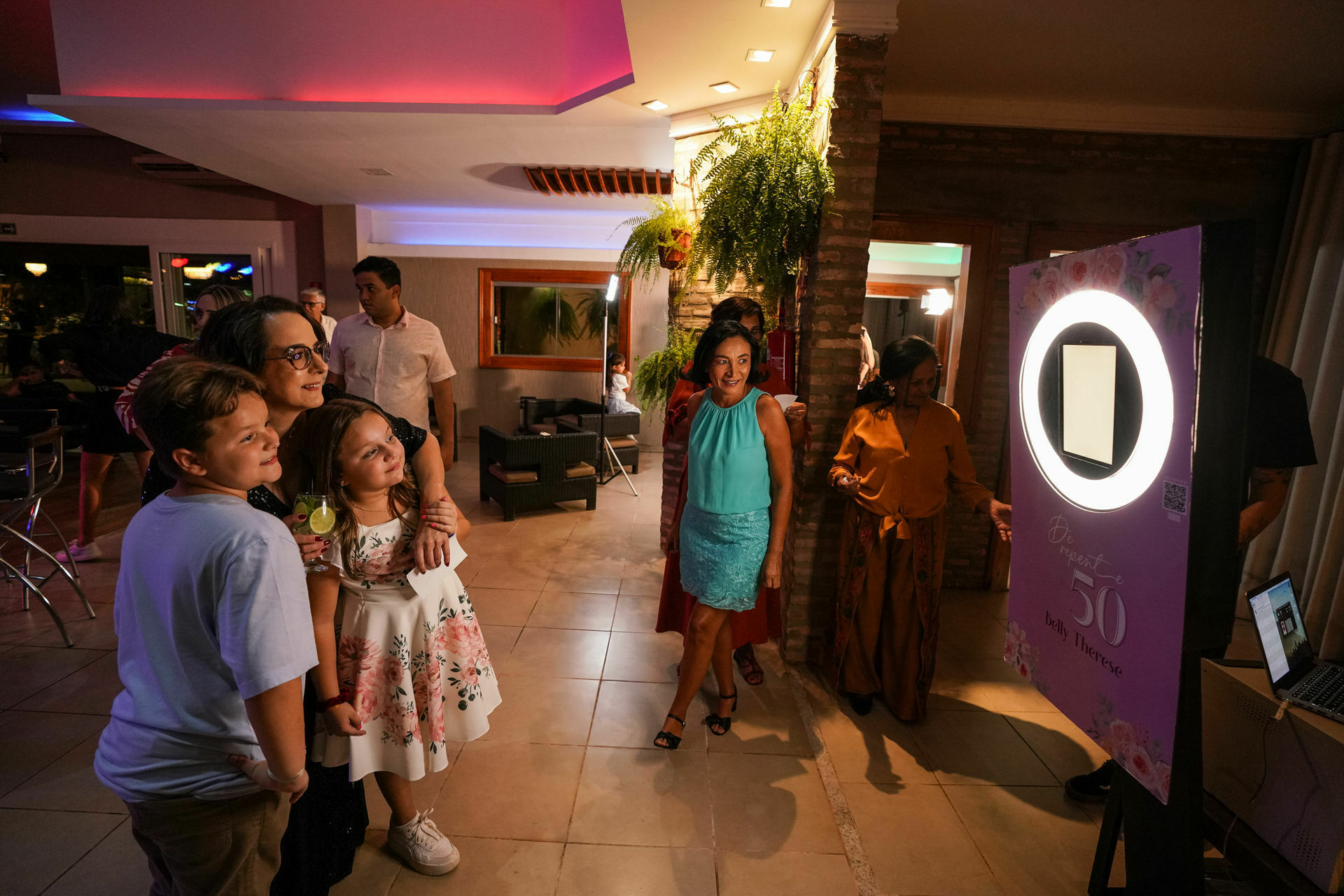 Foto Uma Jornada de Emoções: Os 50 Anos da Belly, Espaço Kazara, Palmas-TO Foto Uma Jornada de Emoções: Os 50 Anos da Belly, Espaço Kazara, Palmas-TO - Imagem 23